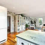 3 Bed Luxury Penthouse In Shoreditch
