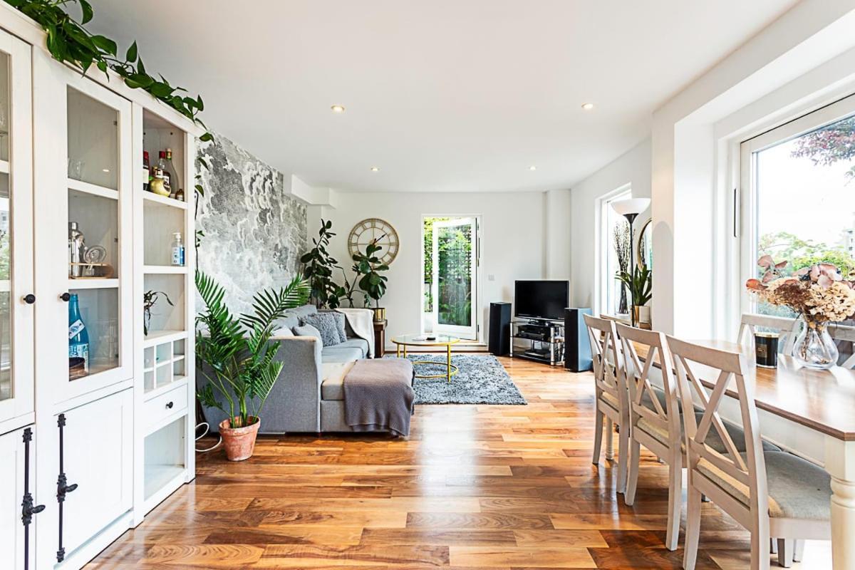 3 Bed Luxury Penthouse In Shoreditch Apartment London