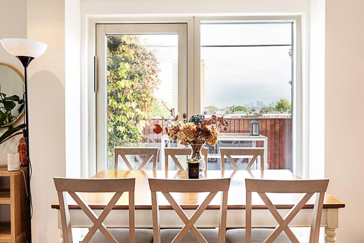3 Bed Luxury Penthouse In Shoreditch Apartment *