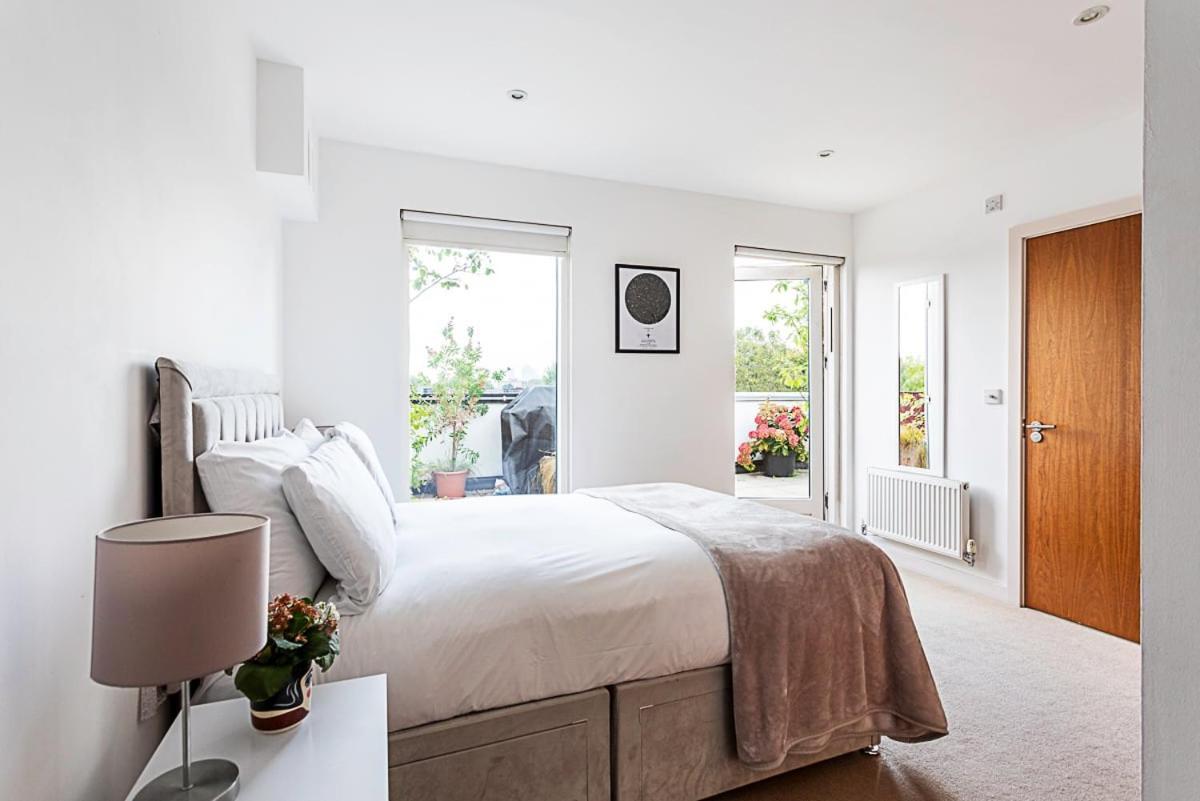 Apartment 3 Bed Luxury Penthouse In Shoreditch *